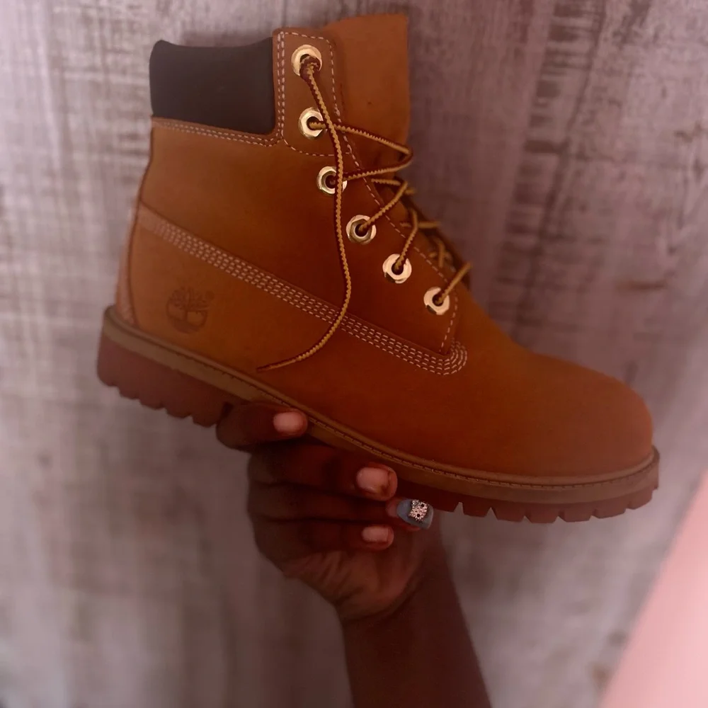 Brown Lug Sole Boot - Picture 4 of 4
